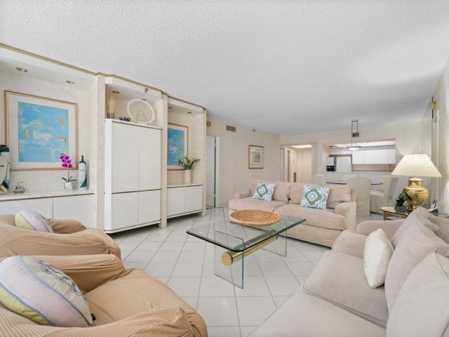 Apartment for sale  Unit #305 - photo 6770834