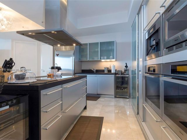 Apartment for sale  Unit #4208 - photo 6769906