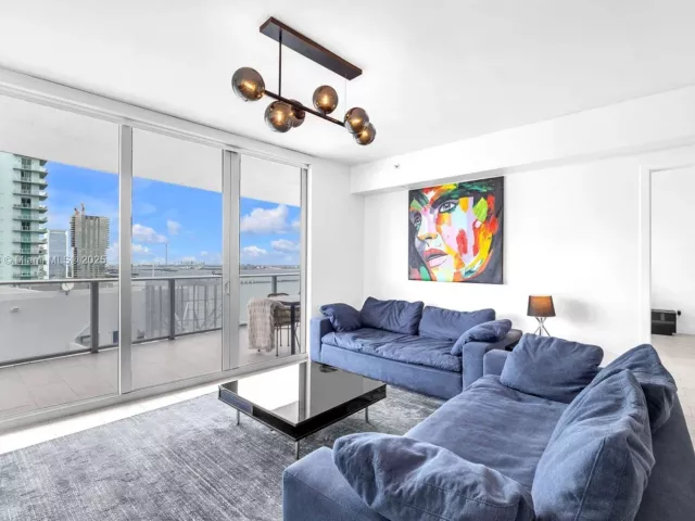 Apartment for sale  Unit #4311 - photo 6770224