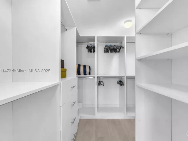 2-bedroom condo for sale in Miami - 488 NE 18th St 4311 - MondialRealty