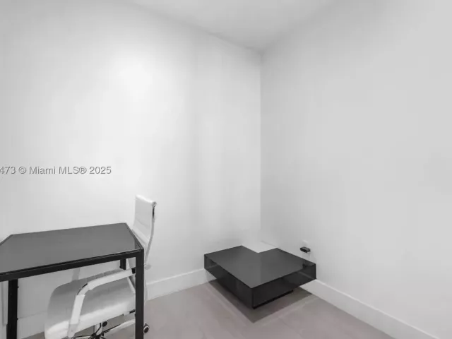2-bedroom condo for sale in Miami - 488 NE 18th St 4311 - MondialRealty