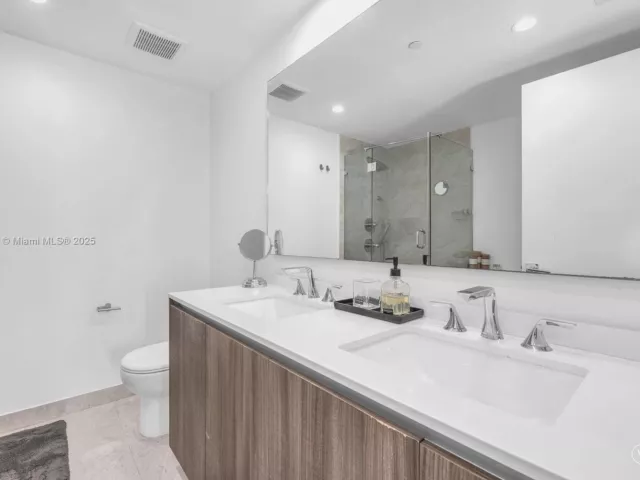 Apartment for sale  Unit #4311 - photo 6770209