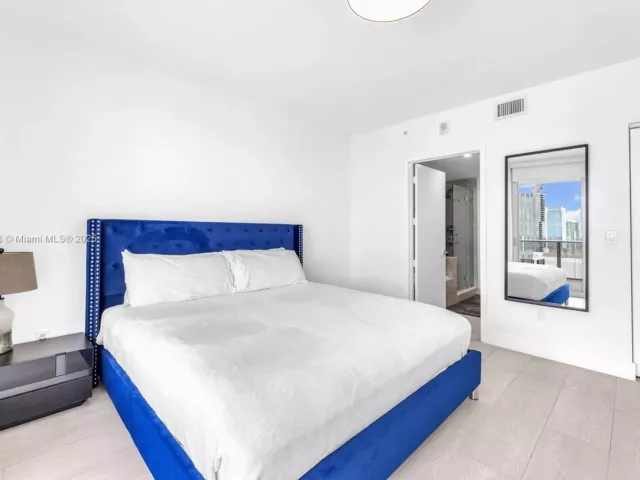 Apartment for sale  Unit #4311 - photo 6770210