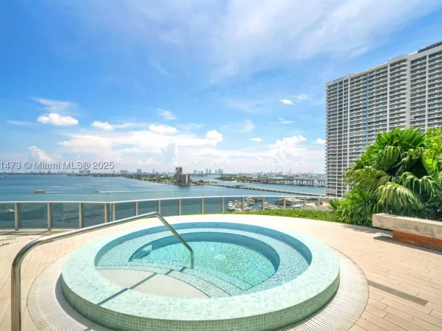 2-bedroom condo for sale in Miami - 488 NE 18th St 4311 - MondialRealty