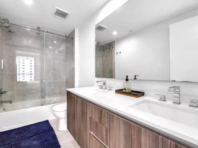 Apartment for sale  Unit #4311 - photo 6770213