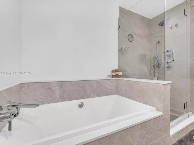 Apartment for sale  Unit #4311 - photo 6770207