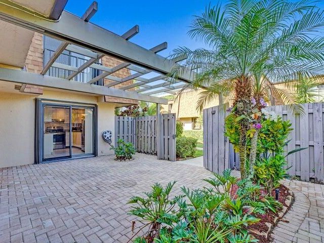 Home for rent at 3134 SW 20th Terrace 11d - photo 6772381