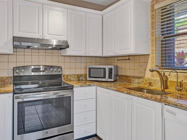 Home for rent at 3134 SW 20th Terrace 11d - photo 6772389