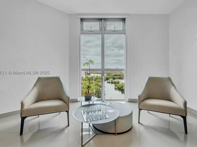 3-bedroom condo for sale in North Miami Beach - 17301 Biscayne Blvd 910 - MondialRealty