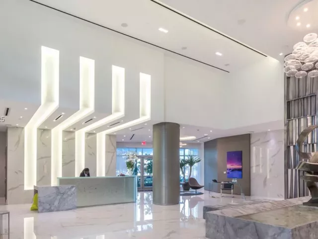 3-bedroom condo for sale in North Miami Beach - 17301 Biscayne Blvd 910 - MondialRealty