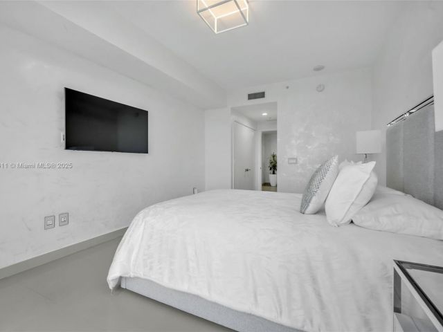 Apartment for sale  Unit #910 - photo 6773270