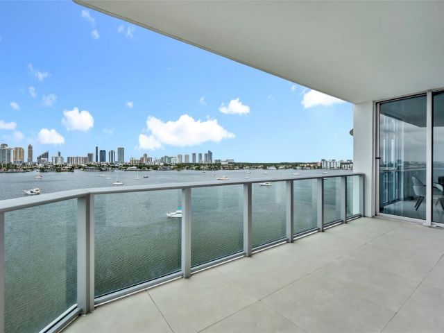 Apartment for sale  Unit #910 - photo 6773274