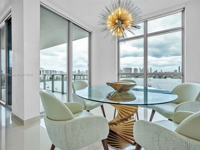 Apartment for sale  Unit #910 - photo 6773281