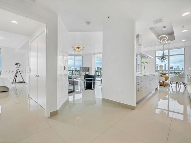 Apartment for sale  Unit #910 - photo 6773287