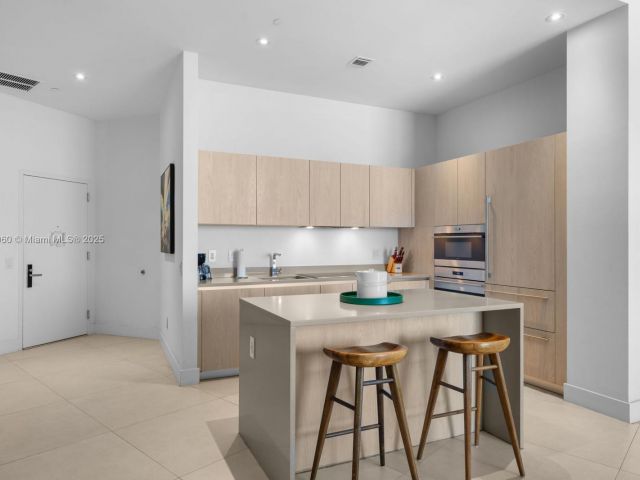 Apartment for sale  Unit #502 - photo 6771147