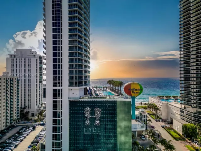 1-bedroom condo for sale in Hollywood - 4111 S Ocean Dr 502 - MondialRealty