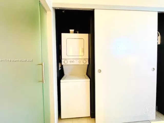 1-bedroom condo for sale in Fort Lauderdale - 3101 Bayshore Dr 1701 - MondialRealty