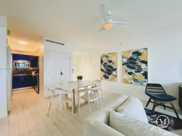1-bedroom condo for sale in Fort Lauderdale - 3101 Bayshore Dr 1701 - MondialRealty