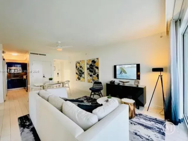 1-bedroom condo for sale in Fort Lauderdale - 3101 Bayshore Dr 1701 - MondialRealty