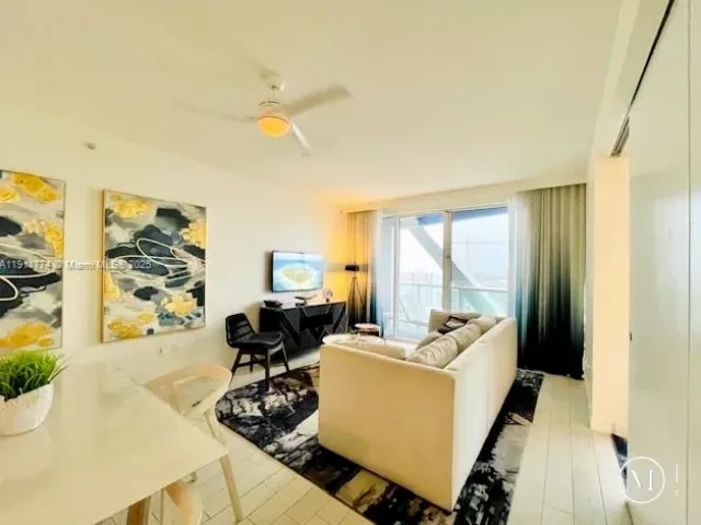 1-bedroom condo for sale in Fort Lauderdale - 3101 Bayshore Dr 1701 - MondialRealty