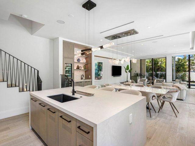 Home for rent at 514 NE 7th Avenue - photo 6770678