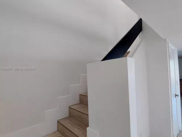 3-bedroom home for sale in Sunny Isles Beach - 255 Poinciana Dr 605 - MondialRealty