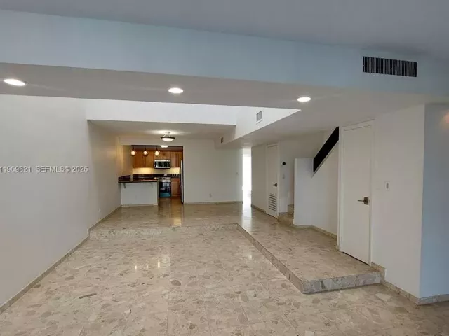 3-bedroom home for sale in Sunny Isles Beach - 255 Poinciana Dr 605 - MondialRealty