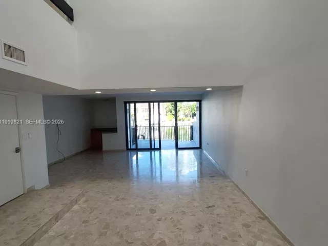 3-bedroom home for sale in Sunny Isles Beach - 255 Poinciana Dr 605 - MondialRealty