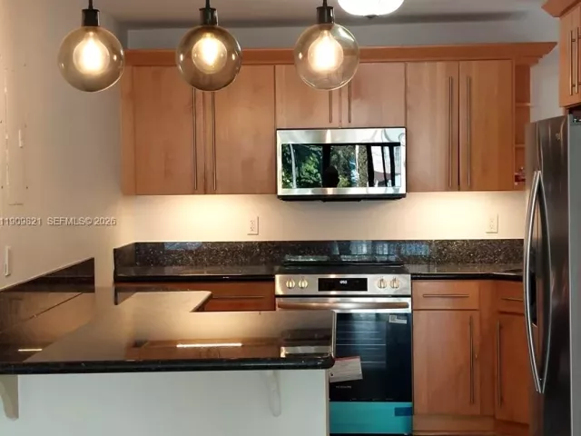 3-bedroom home for sale in Sunny Isles Beach - 255 Poinciana Dr 605 - MondialRealty