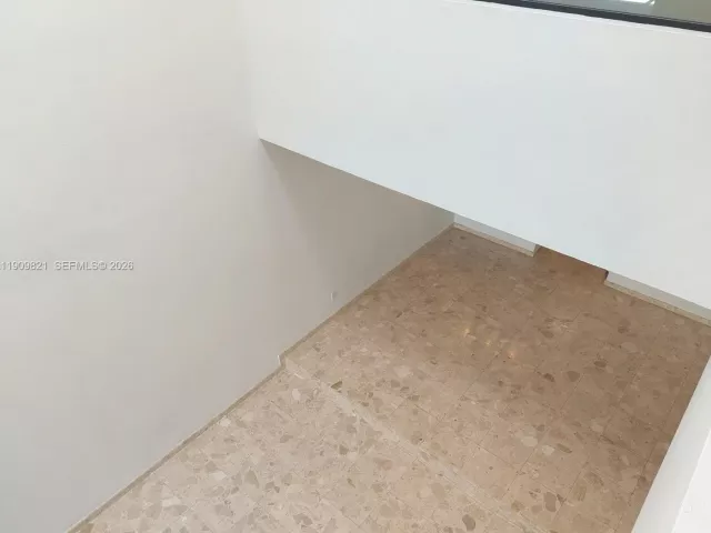 3-bedroom home for sale in Sunny Isles Beach - 255 Poinciana Dr 605 - MondialRealty