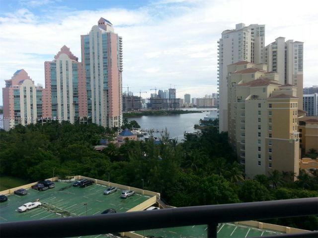 Apartment for rent  Unit # - photo 7443515