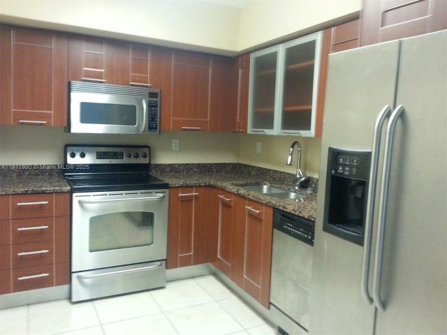 Apartment for rent  Unit # - photo 7443520