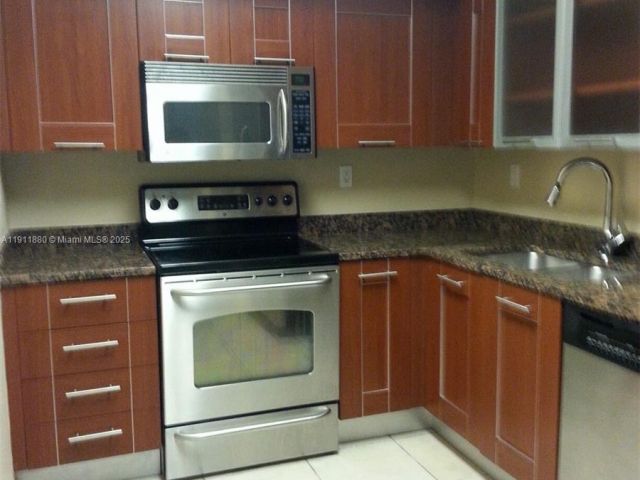 Apartment for rent  Unit # - photo 7443521