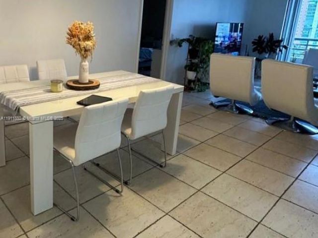 Apartment for rent  Unit # - photo 7443524