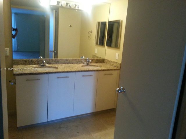 Apartment for rent  Unit # - photo 7443528