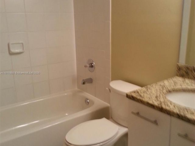 Apartment for rent  Unit # - photo 7443532