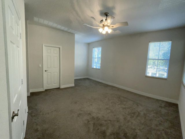 Home for rent at 909 NW 18th Avenue - photo 6775469