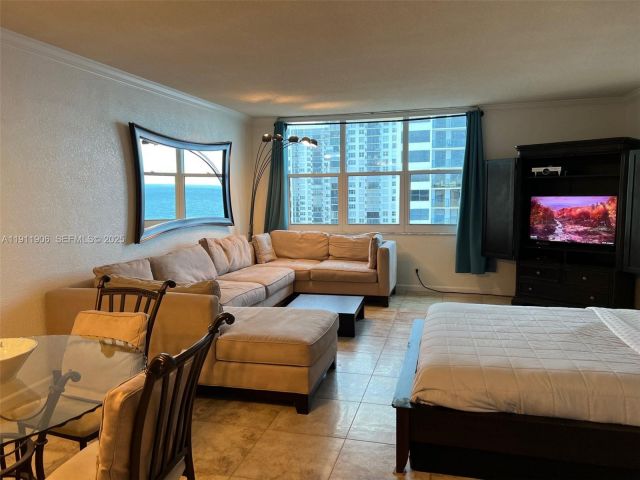 Apartment for sale  Unit #PH6 - photo 7431906