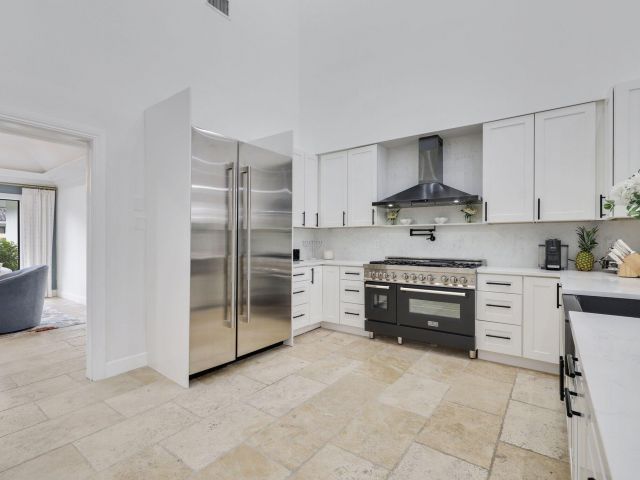 Home for sale at 7811 Mandarin Drive - photo 6775485