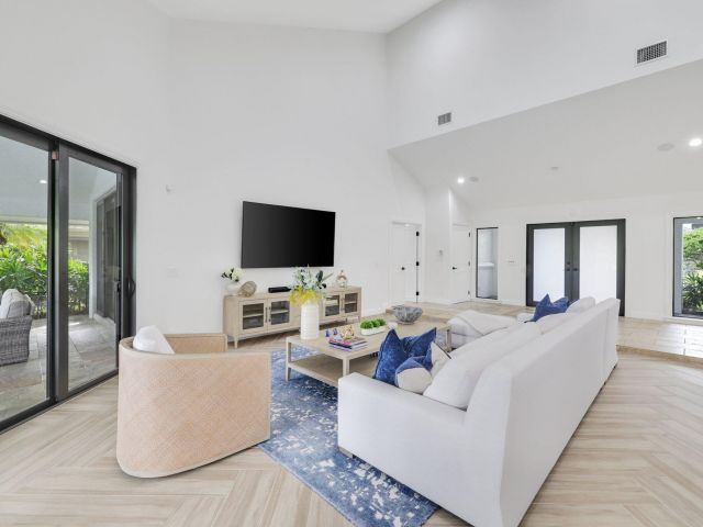 Home for sale at 7811 Mandarin Drive - photo 6775494