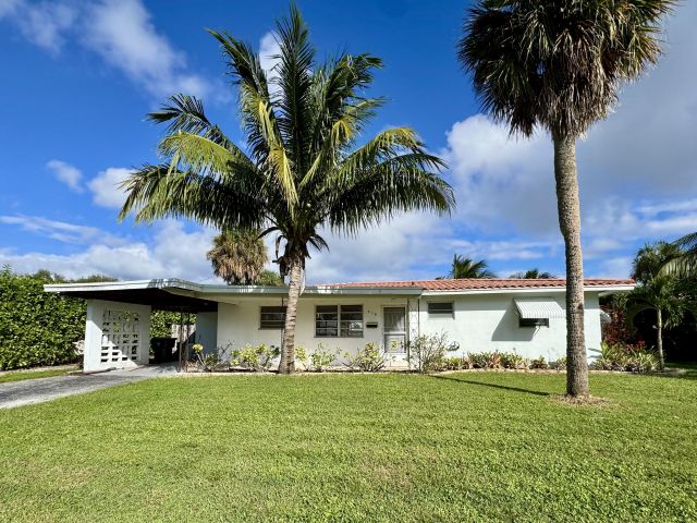 Home for rent at 678 NW 12th Terrace - photo 6783842