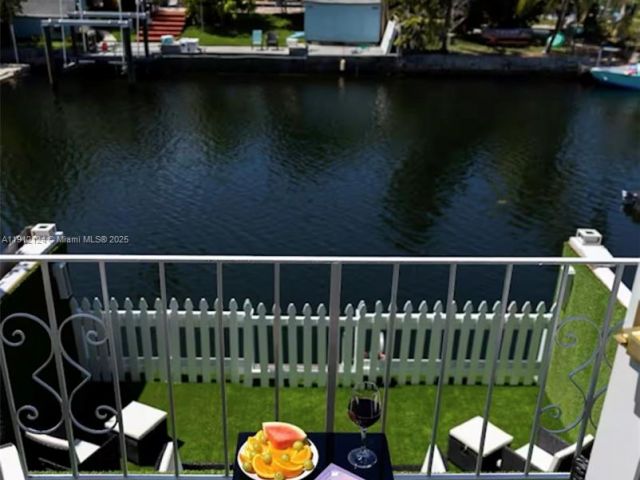 Home for rent at 1949 NE 123rd St 0 - photo 6772356