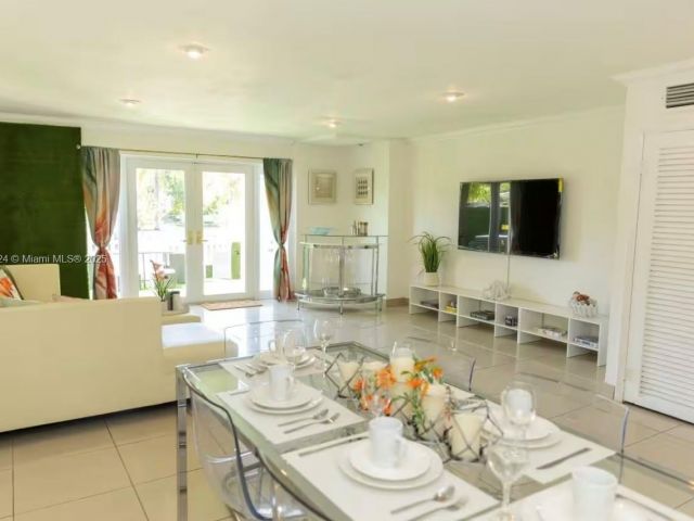 Home for rent at 1949 NE 123rd St 0 - photo 6772357