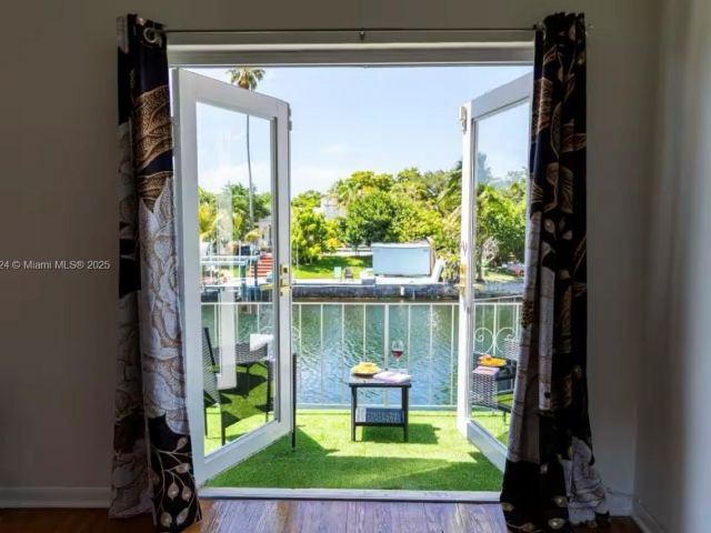 Home for rent at 1949 NE 123rd St 0 - photo 6772364