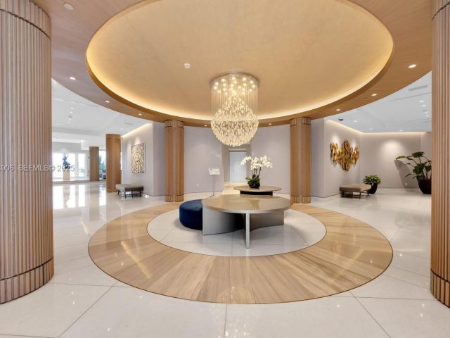 1-bedroom condo for rent in Miami - 888 Brickell Key Dr 1001 - MondialRealty