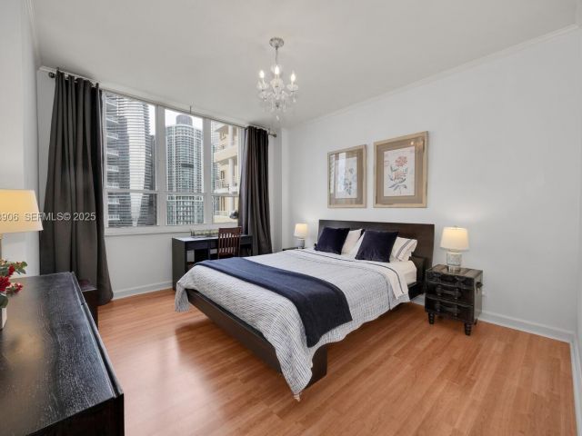 1-bedroom condo for rent in Miami - 888 Brickell Key Dr 1001 - MondialRealty