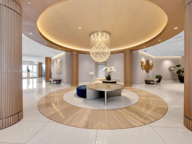 1-bedroom condo for rent in Miami - 888 Brickell Key Dr 1001 - MondialRealty