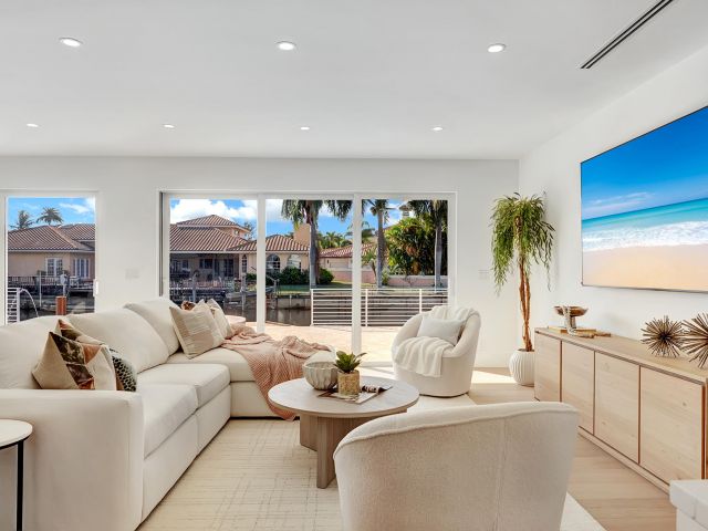 Home for sale at 580 SW 15th Street - photo 6861955