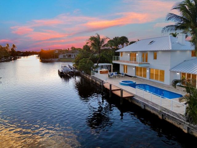 Home for sale at 580 SW 15th Street - photo 6861957