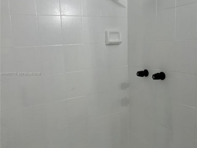 Home for sale at 417 SW 8th Ave - photo 7476190